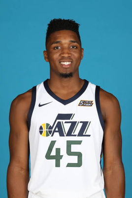 可圈可点！新疆外援纳托尔12中7贡献20分5篮板2助攻