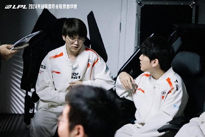 联为其标下 联为其标下